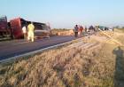 UN CAMION VOLCÓ SU ACOPLADO EN LA RUTA 16: NO HUBO LESIONADOS