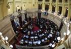 LA OPOSICIÓN BUSCARÁ VOLTEAR EL DNU QUE HABILITA EL MEGACANJE DE CAPUTO