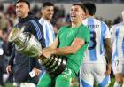 EL DIBU MARTÍNEZ ACEPTÓ LA SANCIÓN QUE LE IMPUSO LA CONMEBOL