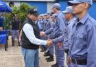 EL GOBIERNO PROVINCIAL ENTREGÓ LAS ARMAS REGLAMENTARIAS A LOS NUEVOS AGENTES POLICIALES