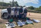 LLEVABA 60 PANES DE MARIHUANA EN LOS ASIENTOS TRASEROS Y FUE DETENIDO