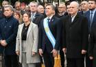 LA LLOVIZNA NO DETUVO EL HOMENAJE A BELGRANO, PERO LA PROMESA SE REPROGRAMÓ POR REGUARDO DE LOS ALUMNOS
