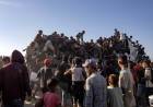 AL MENOS 20 PERSONAS MURIERON AL VOLCAR UN CAMIÓN CON AYUDA HUMANITARIA EN GAZA