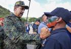 MADURO CREE QUE EL "ASEDIO" A VENEZUELA ES UNA OPORTUNIDAD PARA FORTALECER LA DEFENSA
