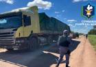 INTERCEPTARON UN CAMIÓN CARGADO CON TONELADAS DE REPUESTOS DE VEHICULOS SUSTRAÍDOS DE UN CAMPO
