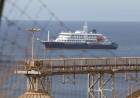 EL CRUCERO 'AMBITION' EN CUARENTENA: CONFINAN A 1.700 PERSONAS EN FRANCIA TRAS LA MUERTE DE UN PASAJERO