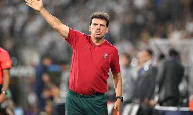 FLUMINENSE DESTITUYÓ AL ENTRENADOR FERNANDO DINIZ