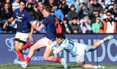 FRANCIA SUPO APROVECHAR LOS ERRORES DE LOS PUMAS Y SE IMPUSO EN MENDOZA