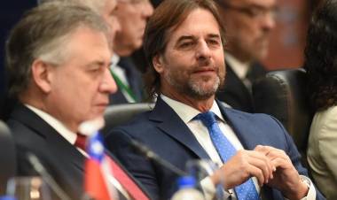 DURA FRASE DE LACALLE POU CONTRA MILEI: "ACÁ DEBERÍAMOS ESTAR TODOS LOS PRESIDENTES"