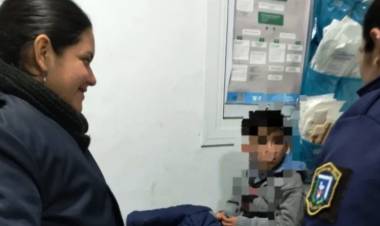DOS POLICÍAS LOGRARON REANIMAR A UN NIÑO DE 5 AÑOS QUE FUE LLEVADO POR SU FAMILIA A LA COMISARÍA EN BUSCA DE AYUDA