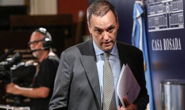 ATAQUE A TRUMP: ADORNI QUISÓ APOYAR LOS DICHOS DE MILEI PERO FRACASÓ EN EL INTENTO