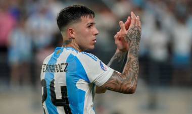 ENZO FERNÁNDEZ PIDIÓ PERDÓN POR LOS CANTOS RACISTAS CONTRA FRANCIA
