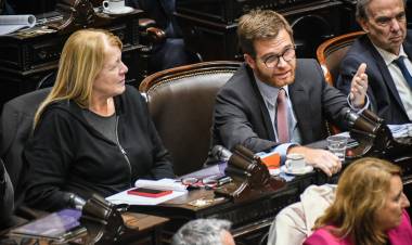 ALIADOS DEL GOBIERNO SE REBELAN POR LOS FONDOS RESERVADOS DE LA SIDE LIBERTARIA