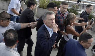 MACRI VUELVE AL RUEDO PARA MARCARLE LA CANCHA A BULLRICH Y MILEI