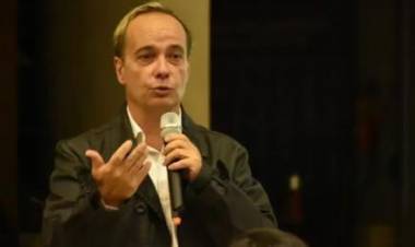 "LA LIBERTAD AVANZA CRUZÓ A PÉREZ PONS"