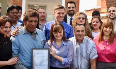 GENERAL SAN MARTÍN: AVANCE DE OBRAS PARA EL HOSPITAL, INAUGURACIÓN DEL CAPS Y PAVIMENTO CON LA PRESENCIA DEL GOBERNADOR ZDERO
