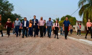 OBRAS PARA PRESIDENCIA ROCA: INAUGURACIÓN DE RIPIO Y CORDÓN CUNETA PARA LA COMUNIDAD