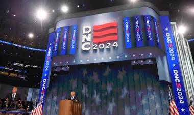 INFLUENCERS Y PERIODISTAS SE ENFRENTARON EN LA COBERTURA DE LA CONVENCIÓN DEMÓCRATA