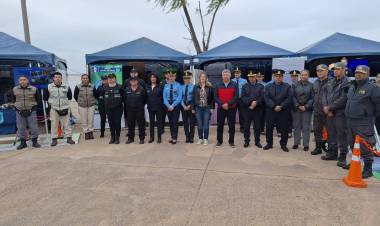 ISLA DEL CERRITO: EL MINISTRO DE SEGURIDAD MATKOVICH DESTACÓ LA TAREA DE LOS EMPLEADOS POLICIALES Y LAS FUERZAS FEDERALES