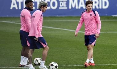 SIMEONE: "JULIÁN ALVAREZ EMPEZÓ A MOSTRAR TODO LO QUE TIENE"