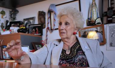 ESTELA DE CARLOTTO CONTÓ CÓMO FUE EL ENCUENTRO ENTRE CRISTINA KIRCHNER Y AXEL KICILLOF EN EL ACTO DE ABUELAS DE PLAZA DE MAYO