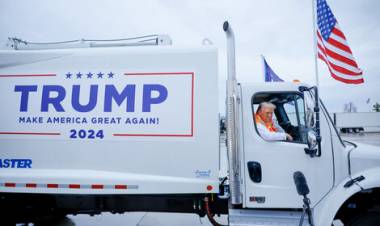 ESTADOS UNIDOS: TRUMP SE SUBIÓ A UN CAMIÓN DE BASURA PARA CRITICAR LOS DICHOS DE BIDEN