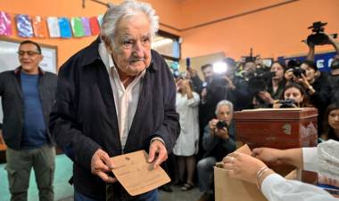 ANTES DE VOTAR, JOSÉ "PEPE" MUJICA CRITICÓ A JAVIER MILEI Y AFIRMÓ QUE LA RELACIÓN "ES DIFÍCIL"