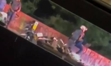 INDIGNACIÓN EN BRASIL: UN POLICÍA TIRÓ A UN DETENIDO DEBAJO DE UN PUENTE
