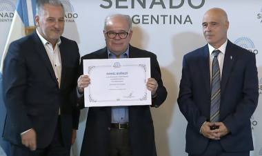 DANIEL GUIÑAZÚ Y GUSTAVO VEIGA, PERIODISTAS DE PÁGINA/12, DISTINGUIDOS