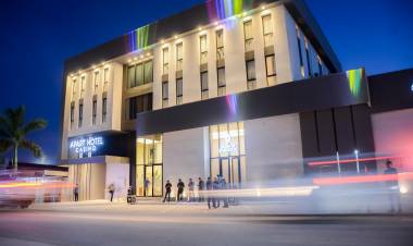 APOYO AL SECTOR PRIVADO: EL GOBERNADOR ZDERO ACOMPAÑÓ LA INAUGURACIÓN DEL HOTEL PLATINUM EN GENERAL SAN MARTIN