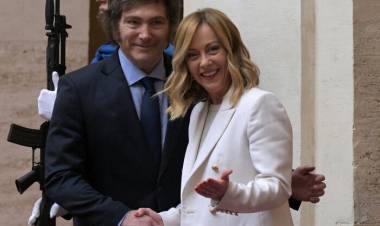 LA IZQUIERDA ITALIANA CRITICA LA CIUDADANÍA OTORGADA A JAVIER MILEI