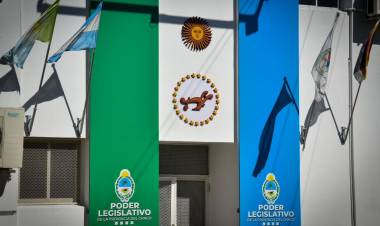 LA LEGISLATURA APROBÓ LA LEYENDA PARA LA PAPELERÍA OFICIAL DEL 2024