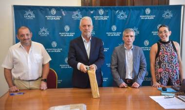 LA PLATA: EL MUNICIPIO LICITÓ UN MEGA PLAN DE OBRAS PÚBLICAS PARA LOS BARRIOS