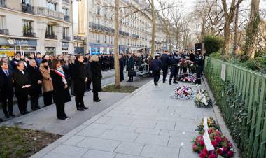 FRANCIA RECUERDA A LAS VÍCTIMAS DEL ATAQUE A CHARLIE HEBDO