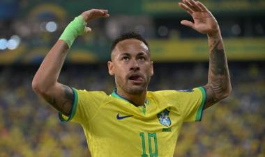NEYMAR CELEBRÓ SU REGRESO A LA SELECCIÓN DE BRASIL