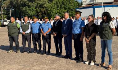 EL GOBIERNO Y LA JEFATURA DIERON INICIO AL NUEVO INGRESO PARA AGENTES Y OFICIALES DE POLICÍA