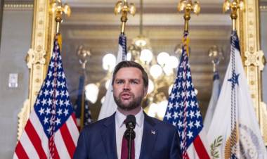 EL VICEPRESIDENTE DE EE.UU. ACUSA A DINAMARCA DE HABER DESCUIDADO GROENLANDIA