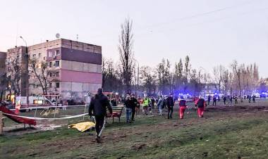 CONFLICTO RUSIA UCRANIA: ATACAN LA CIUDAD NATAL DE ZELENSKI