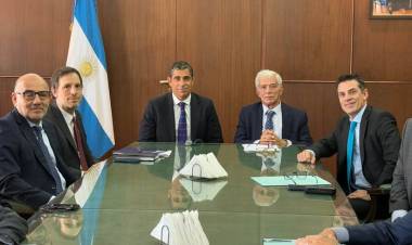 EL MINISTRO CÚNEO LIBARONA FUE DE VISITA A COMODORO PY