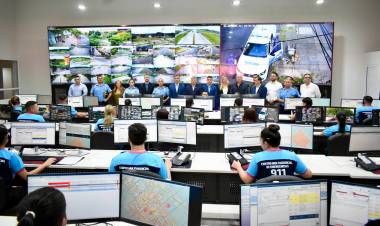 RESISTENCIA: EL GOBERNADOR ZDERO PUSO EN MARCHA EL CENTRO MULTIAGENCIAL DE EMERGENCIA