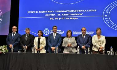 DIPUTADOS PROVINCIALES CON LA MINISTRA DE SEGURIDAD PATRICIA BUlIRICH
