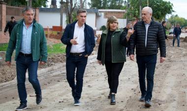 MÁS DESARROLLO PARA RESISTENCIA: AVANZA LA PAVIMENTACIÓN Y LOS DESAGÜES EN LA AVENIDA 9 DE JULIO: “ESTAMOS RECUPERANDO EL PERFIL URBANO DE LA CIUDAD” DIJO EL GOBERNADOR