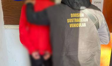 ATRAPAN A UN ADOLESCENTE DE 17 AÑOS POR ROBO A MANO ARMADA EN GRADO DE TENTATIVA