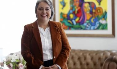 CHILE: LA CANDIDATA PRESIDENCIAL JEANNETTE JARA DESAFIÓ A JAVIER MILEI