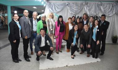 MUNICIPALIDAD DE VILLA ÁNGELA ACOMPAÑÓ EL 15° ANIVERSARIO DE LA ESCUELA N.º 114 “LUIS LANDRISCINA”