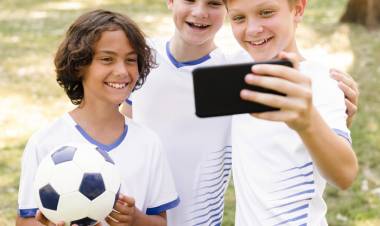 LOS PIBES CAMBIAN LA PELOTA POR SER CEOS CON MENTALIDAD DE TIBURÓN