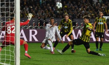 CON TRES GOLES DE MBAPPÉ, REAL MADRID GOLEÓ AL KAIRAT POR LA CHAMPIONS LEAGUE