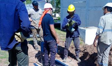 SUDOESTE CHAQUEÑO: SAMEEP AVANZA EN LA INSTALACIÓN DE UN NUEVO EQUIPO DE BOMBEO QUE BENEFICIARÁ A 6 LOCALIDADES