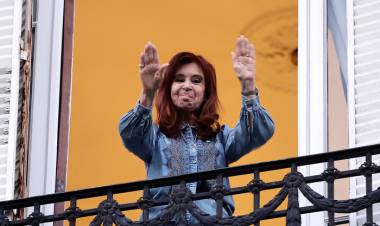 DÍA DE LA LEALTAD: EL RECORRIDO DE LA CARAVANA A LA CASA DE CRISTINA KIRCHNER