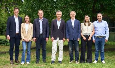MACRI SE MUESTRA CON LOS CANDIDATOS DEL PRO Y REFUERZA SU LLAMADO A VOTAR LA ALIANZA CON MILEI